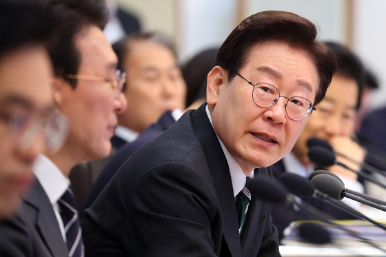 성폭력범 1대1 관찰 확대·불법사금융 몰수…민생법안 국무회의 의결