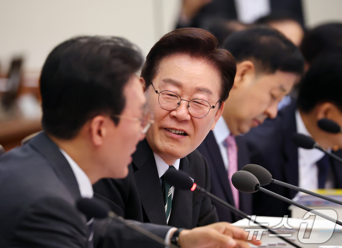 (서울=뉴스1) 허경 기자 = 이재명 대통령이 28일 청와대에서 열린 제18회 국무회의 겸 제6차 비상경제점검회의에서 발언을 하고 있다. 2026.4.28/뉴스1