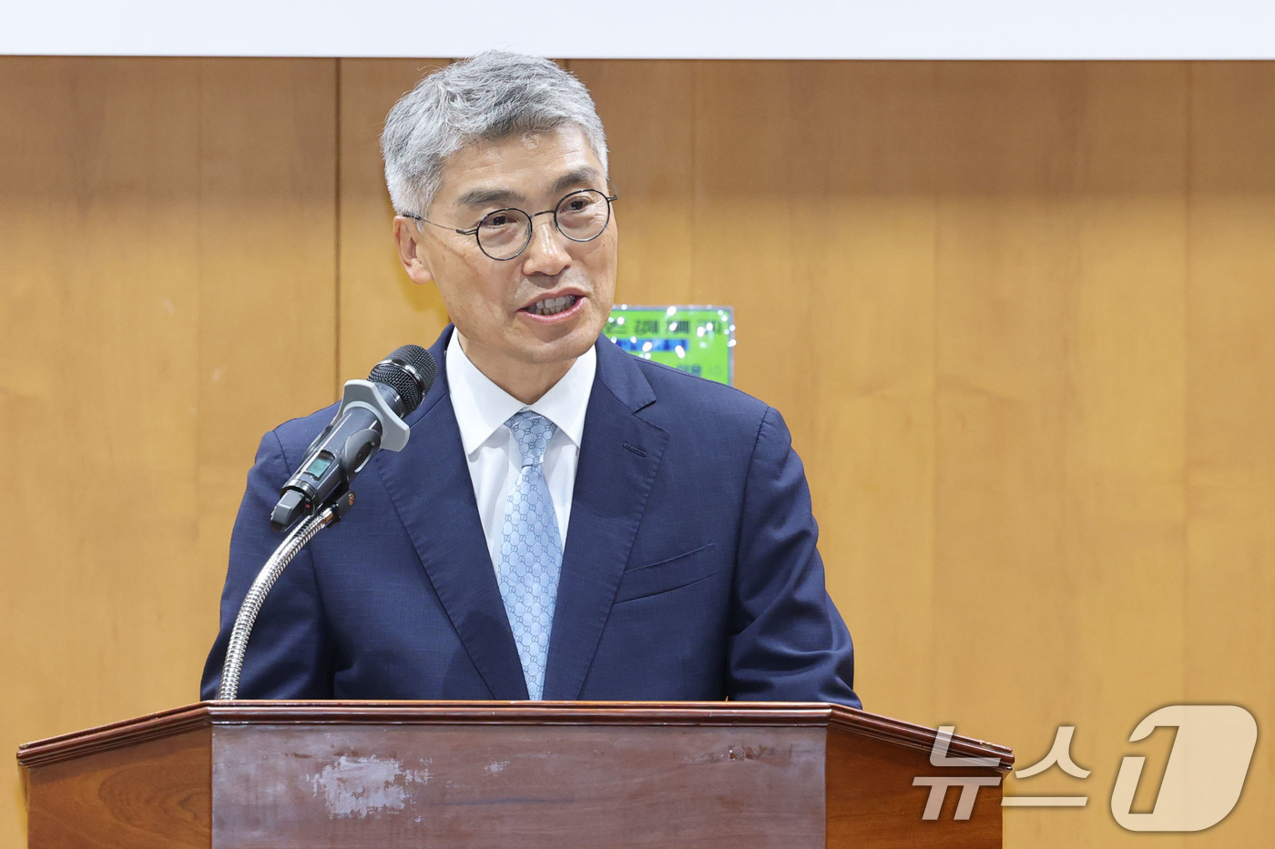 (서울=뉴스1) 이광호 기자 = 이준수 한국금융연수원장이 28일 오전 서울 중구 은행회관에서 열린 사외이사 양성 및 역량강화를 위한 업무협약식에서 인사말을 하고 있다. 2026.4 …