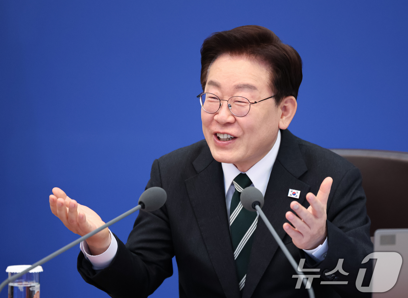 (서울=뉴스1) 허경 기자 = 이재명 대통령이 28일 청와대에서 열린 제18회 국무회의 겸 제6차 비상경제점검회의에서 발언을 하고 있다. 2026.4.28/뉴스1