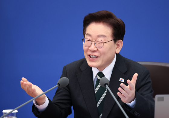 李대통령, 부처 릴레이 칭찬…"검찰도 원죄·업보 있지만 잘한 건 포상"