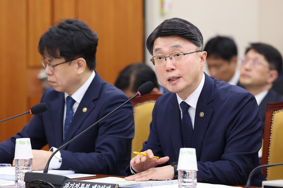 답변하는 류제명 2차관