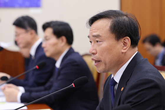 과방위 답변하는 김종철 위원장