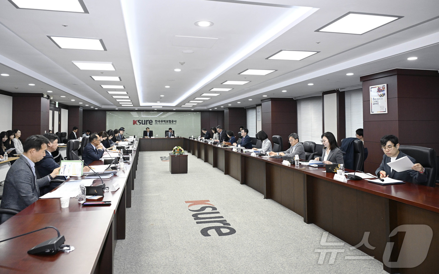 (서울=뉴스1) = 임기근 기획예산처 차관이 28일 오전 서울 종로구 한국무역보험공사에서 열린 '제188차 복권위원회 전체회의'를 주재하고 있다. (기획예산처 제공. 재판매 및 D …