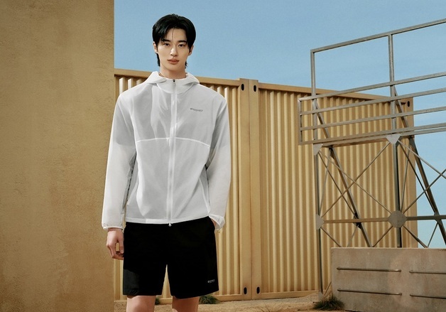 변우석이 입은 여름 웰니스룩…디스커버리 캠페인 공개