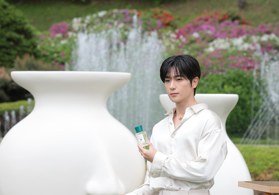 현재, 완성형 비주얼