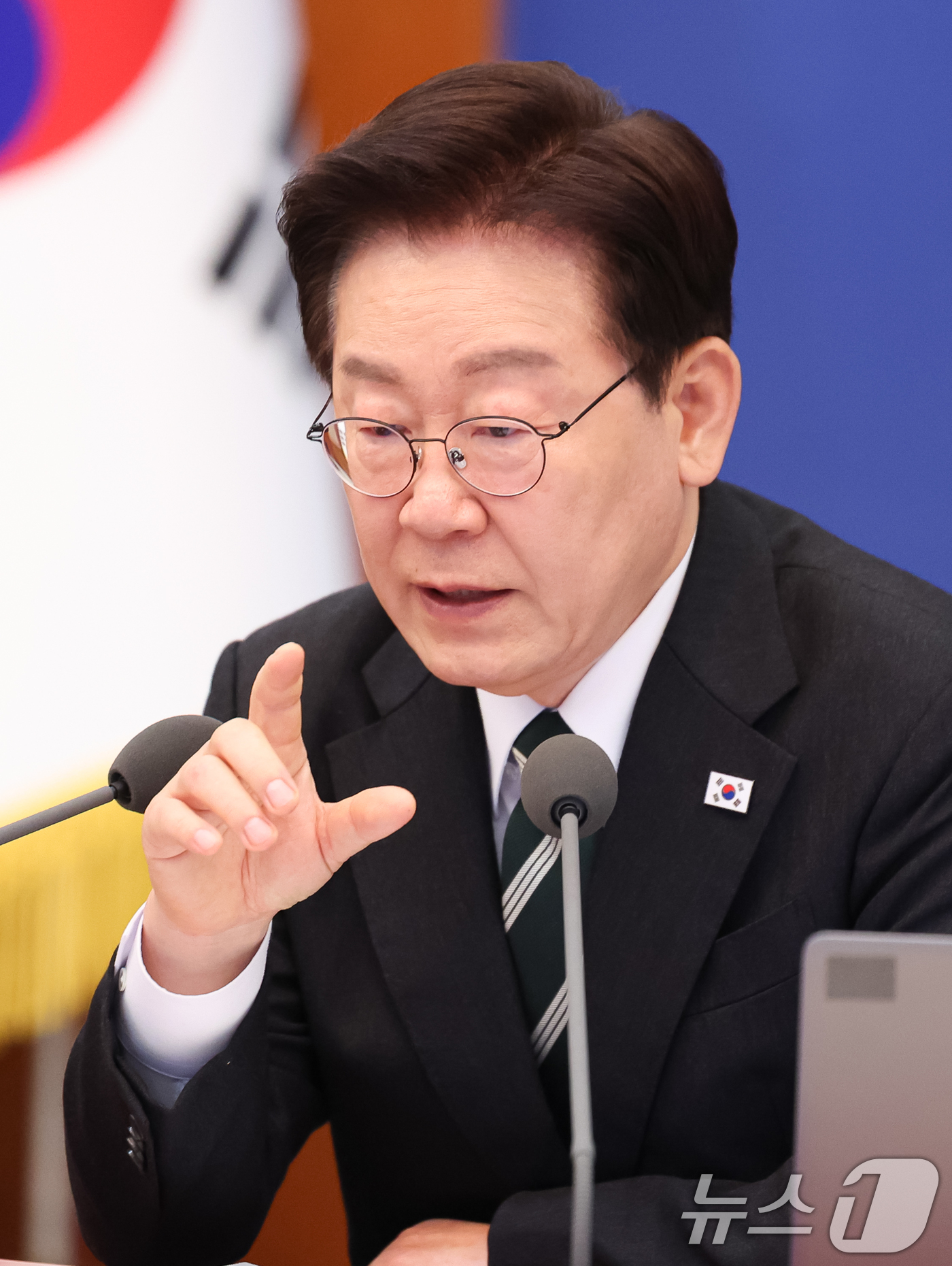 (서울=뉴스1) 허경 기자 = 이재명 대통령이 28일 청와대에서 열린 제18회 국무회의 겸 제6차 비상경제점검회의에서 발언을 하고 있다. 2026.4.28/뉴스1