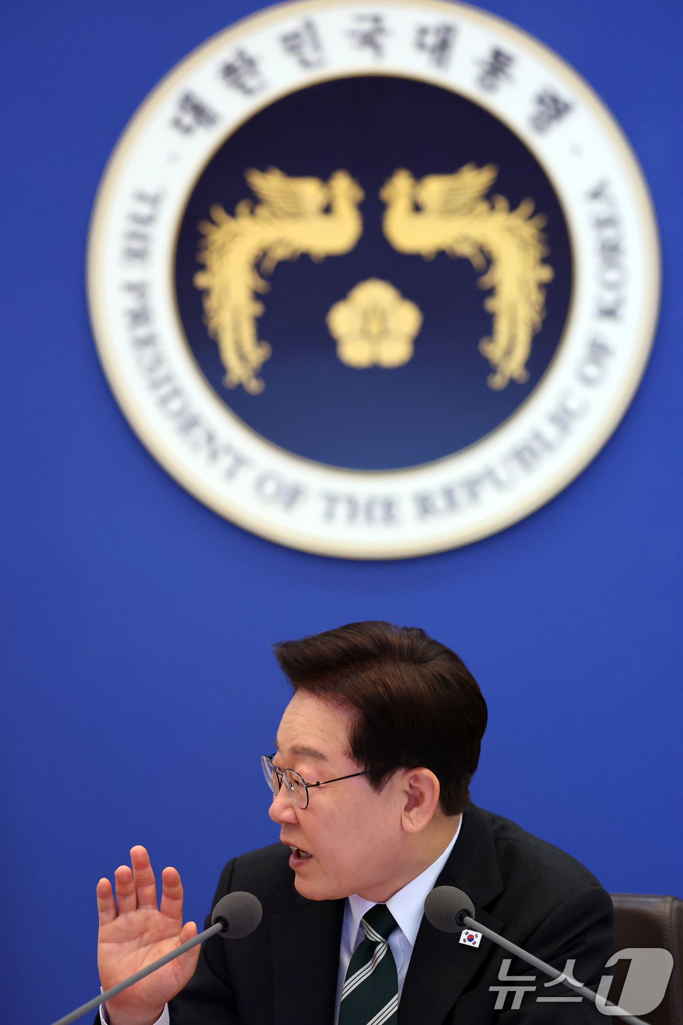 (서울=뉴스1) 허경 기자 = 이재명 대통령이 28일 청와대에서 열린 제18회 국무회의 겸 제6차 비상경제점검회의에서 발언을 하고 있다. 2026.4.28/뉴스1