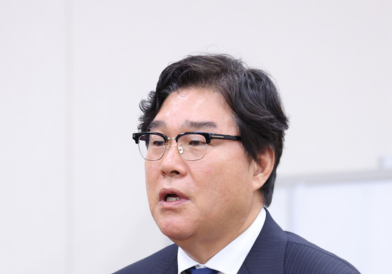 청문회 답변하는 김성태 전 회장