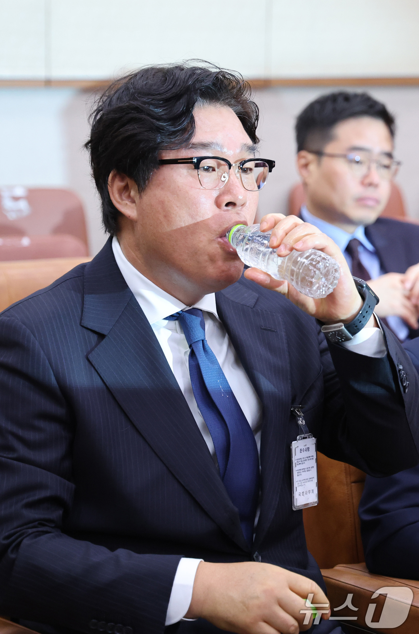 (서울=뉴스1) 신웅수 기자 = 김성태 전 쌍방울 회장이 28일 서울 여의도 국회 윤석열정권정치검찰조작기소의혹사건진상규명국정조사특별위원회에서 열린 윤석열 정권 정치검찰 조작기소 의 …