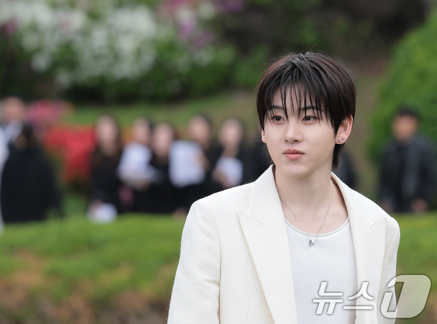 (서울=뉴스1) 권현진 기자 = 킥플립 계훈이 28일 서울 서초구 예술의전당 음악광장에서 열린 아쿠아 디 파르마 팝업 스토어 오픈 행사에 참석하고 있다. 2026.4.28/뉴스1