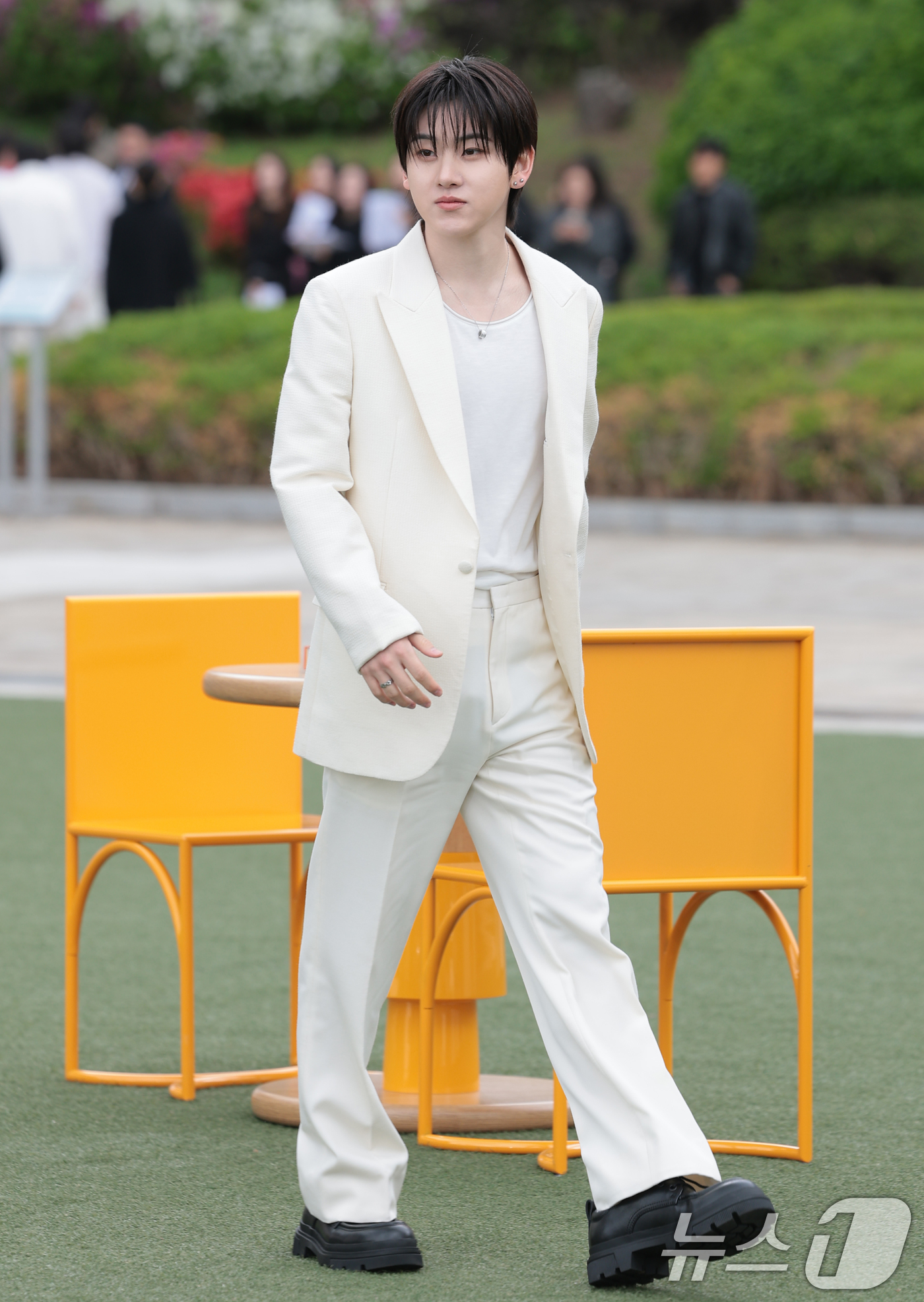 (서울=뉴스1) 권현진 기자 = 킥플립 계훈이 28일 서울 서초구 예술의전당 음악광장에서 열린 아쿠아 디 파르마 팝업 스토어 오픈 행사에 참석해 포즈를 취하고 있다. 2026.4. …