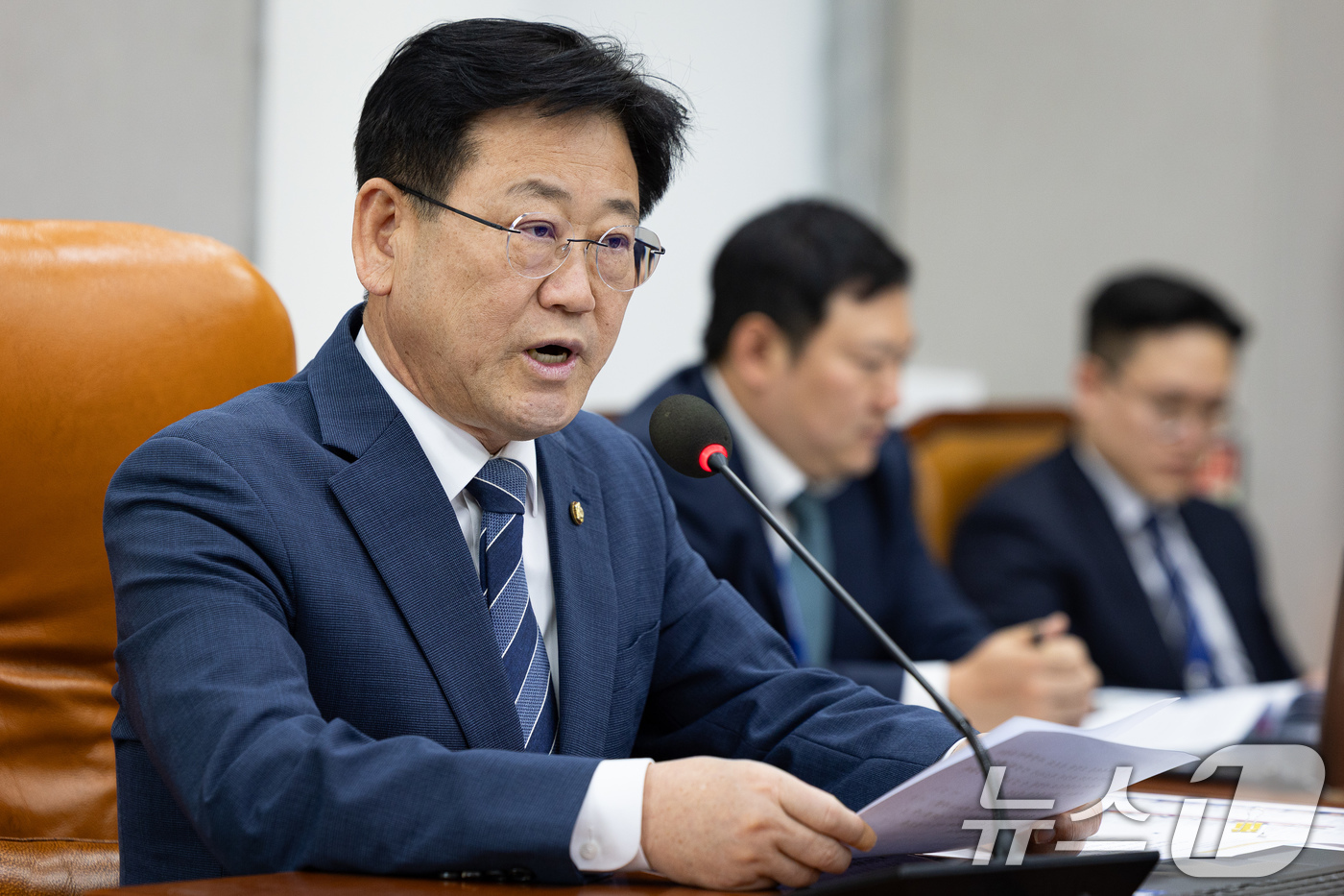 (서울=뉴스1) 유승관 기자 = 김정호 신임 국회 기후위기특별위원장이 28일 서울 여의도 국회에서 열린 제434회 국회(임시회) 기후위기특별위원회 제11차 전체회의에서 위원장 선임 …