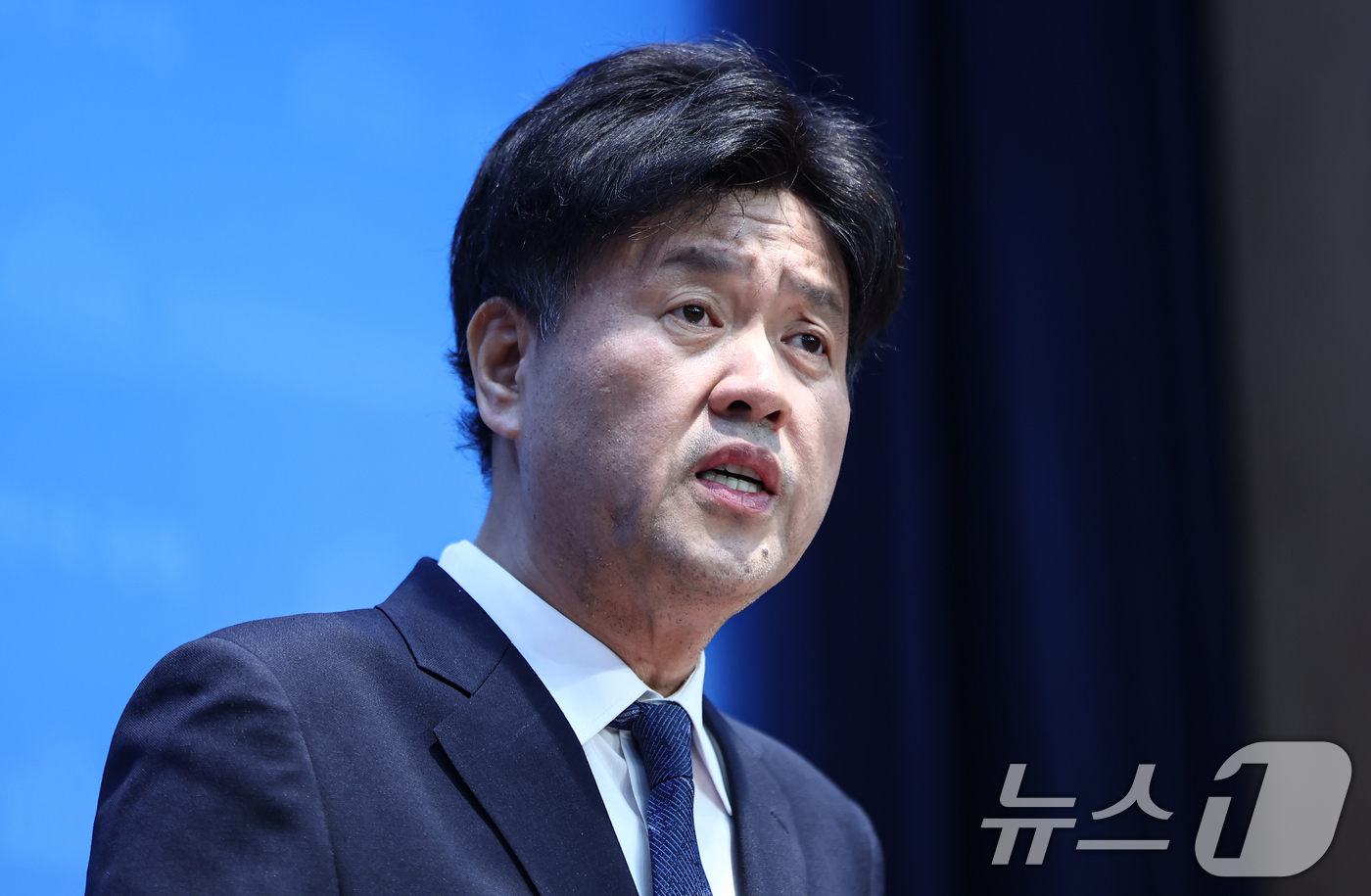 (서울=뉴스1) 김도우 기자 = 김용 전 민주연구원 부원장이 28일 서울 여의도 국회 소통관에서 공천 관련 입장을 밝히고 있다. 2026.4.28/뉴스1