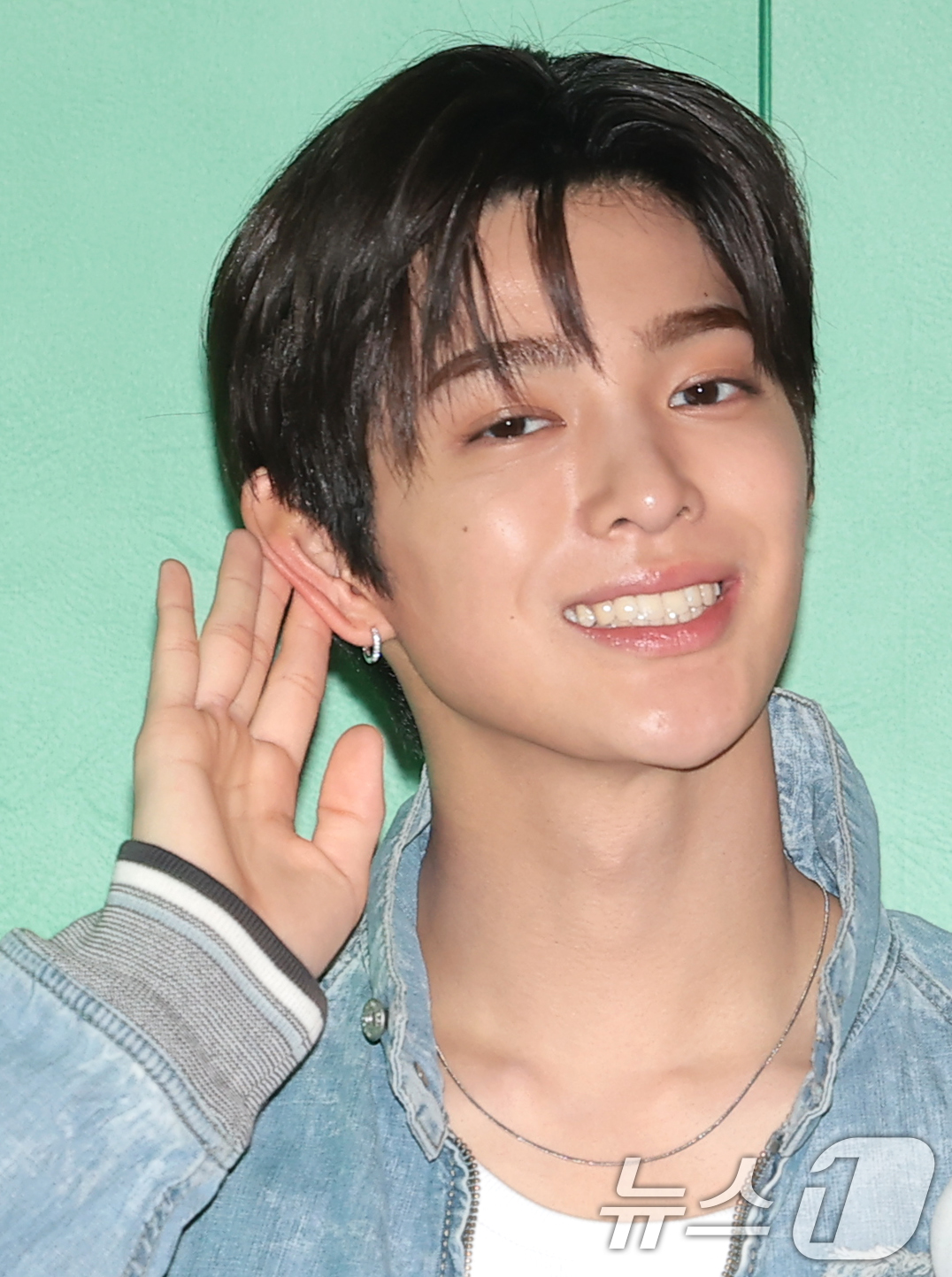 (서울=뉴스1) 권현진 기자 = 그룹 코르티스(CORTIS) 건호가 28일 오후 서울 성동구 AE 성수에서 열린 숙박 공유 플랫폼 에어비앤비 체험 론칭 기념 행사에 참석해 포즈를 …