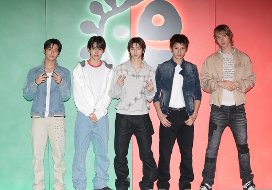 코르티스, 남다른 아우라