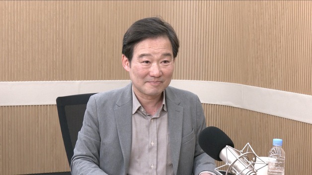 [인터뷰 전문] 신지호 "전재수 강점 '친화력'…그걸 넘어서는 한동훈"