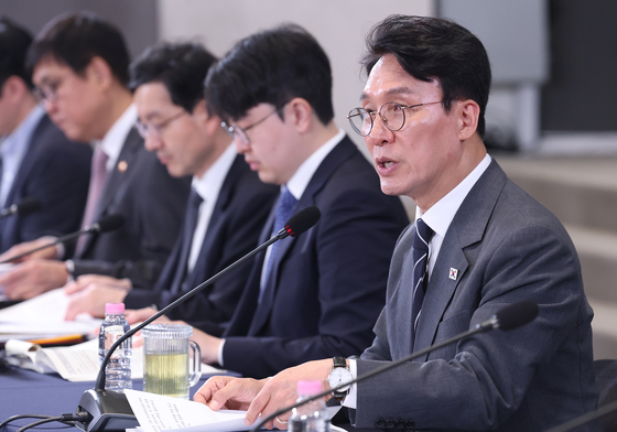 金총리 "청년 정책 체감도, 가장 낮아…현실적 사업 발굴·추진"