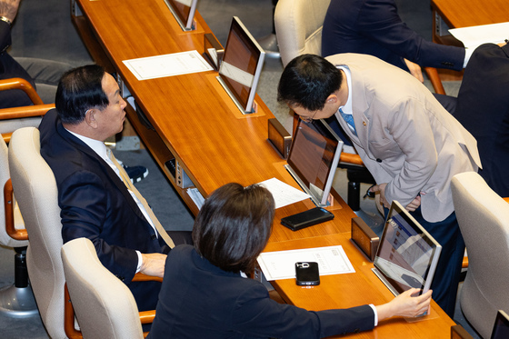 김상욱 의원 인사 거부하는 한기호 의원