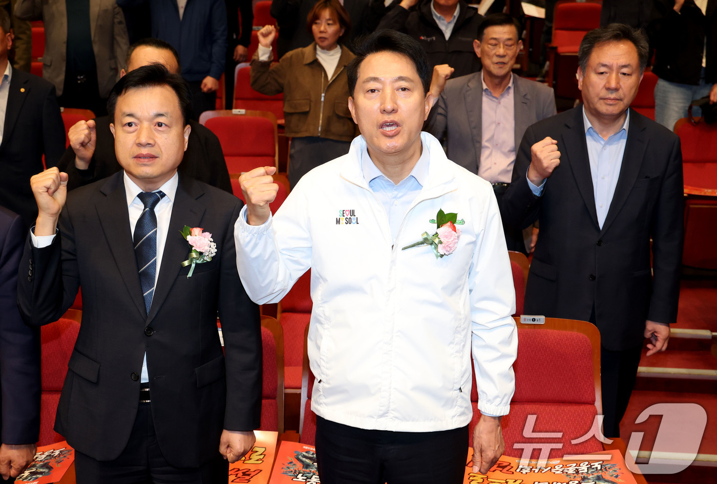 (서울=뉴스1) 이광호 기자 = 오세훈 국민의힘 서울시장 후보가 28일 오후 서울 영등포아트홀에서 열린 한국노총 서울지역본부 제136주년 세계노동절 기념식 및 서울지역 노동문화제에 …