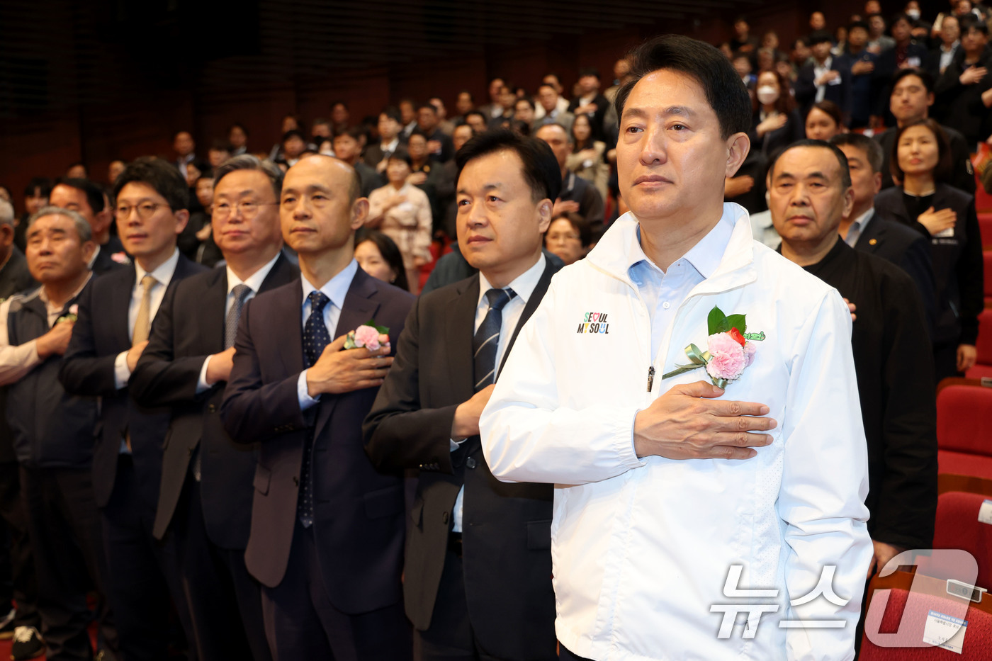 (서울=뉴스1) 이광호 기자 = 오세훈 국민의힘 서울시장 후보가 28일 오후 서울 영등포아트홀에서 열린 한국노총 서울지역본부 제136주년 세계노동절 기념식 및 서울지역 노동문화제에 …