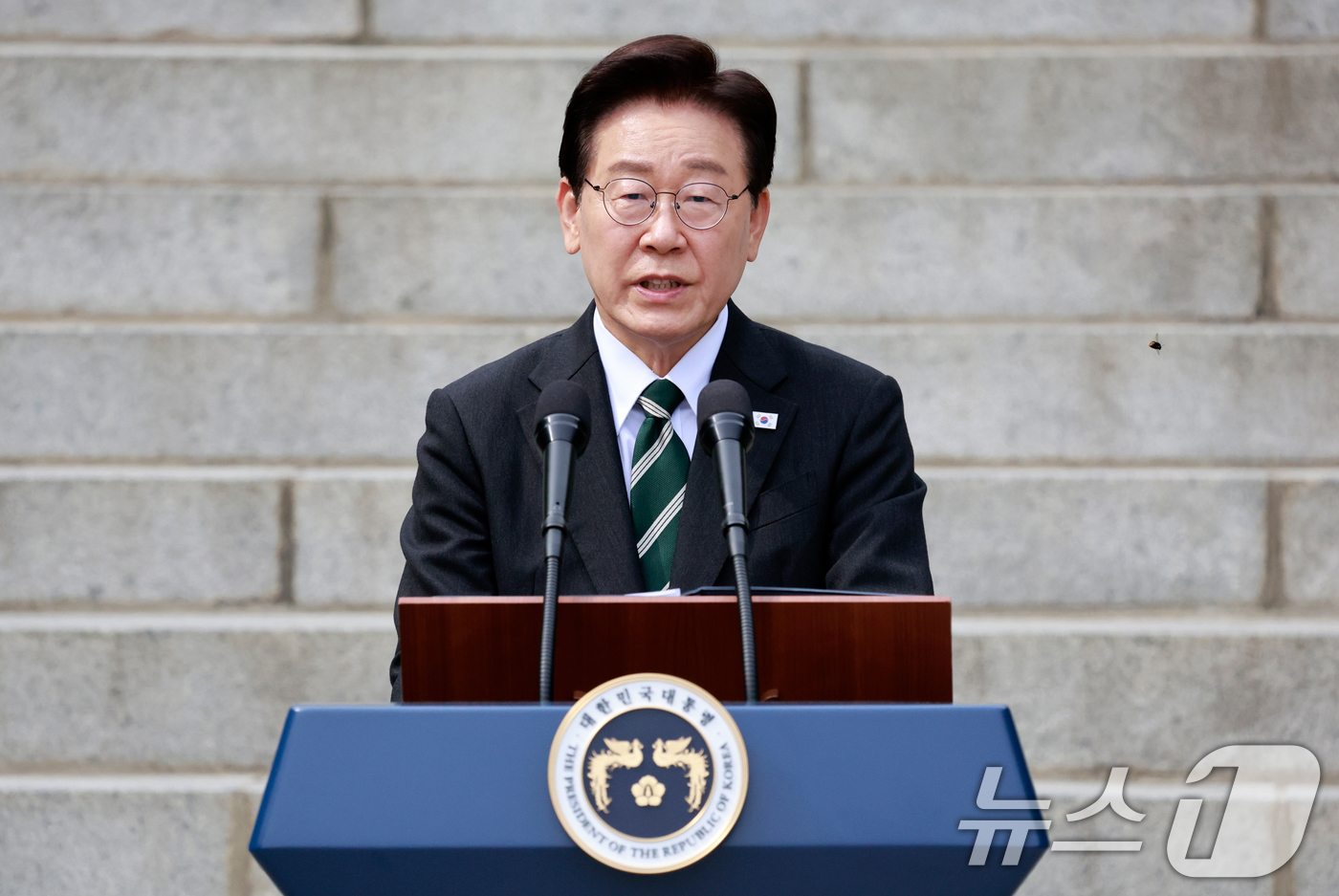 (아산=뉴스1) 이재명 기자 = 이재명 대통령이 28일 충남 아산시 현충사에서 열린 충무공 탄신 제481주년 기념행사에서 축사하고 있다. 2026.4.28/뉴스1