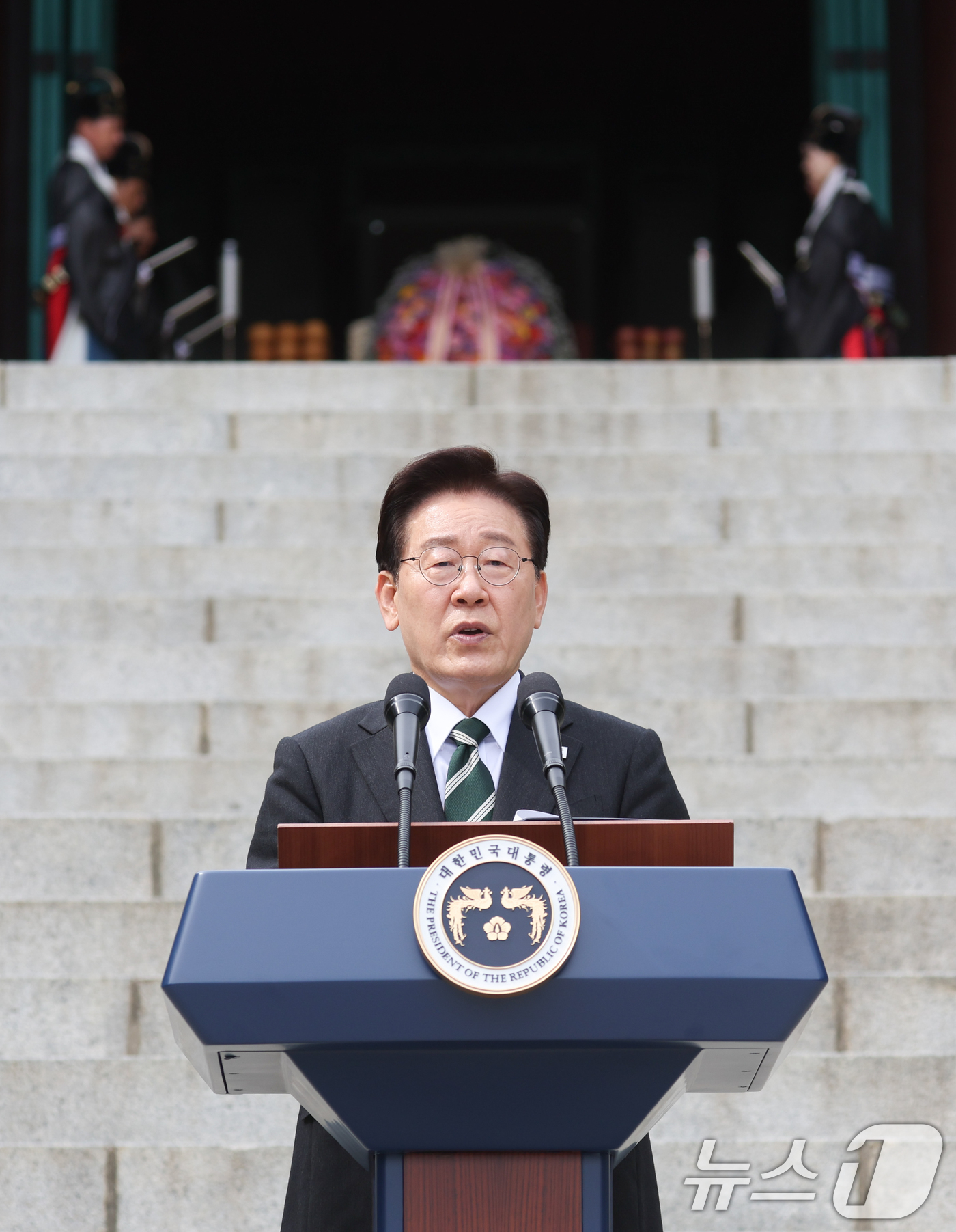 (아산=뉴스1) 이재명 기자 = 이재명 대통령이 28일 충남 아산시 현충사에서 열린 충무공 탄신 제481주년 기념행사에서 축사하고 있다. 2026.4.28/뉴스1