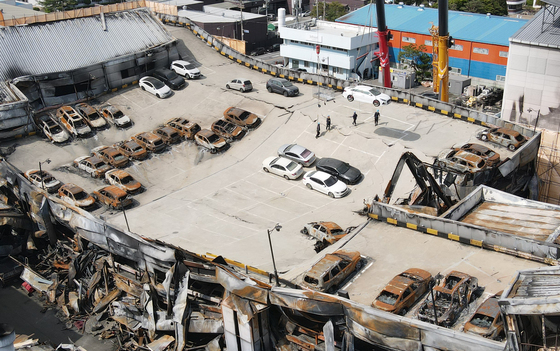 '74명 사상' 안전공업 화재 원인규명 길어질 듯…철거만 한달여 소요