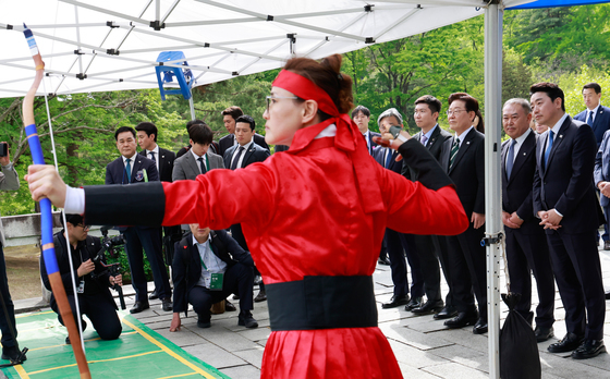 이재명 대통령, 제65회 대통령기 전국 궁도대회 참관