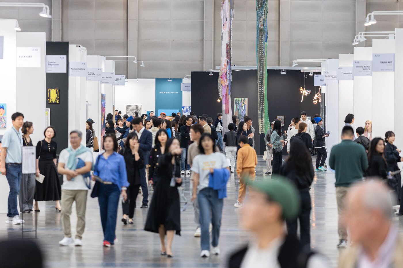 본문 이미지 - 아트부산 2025 현장 전경 (아트부산 제공)