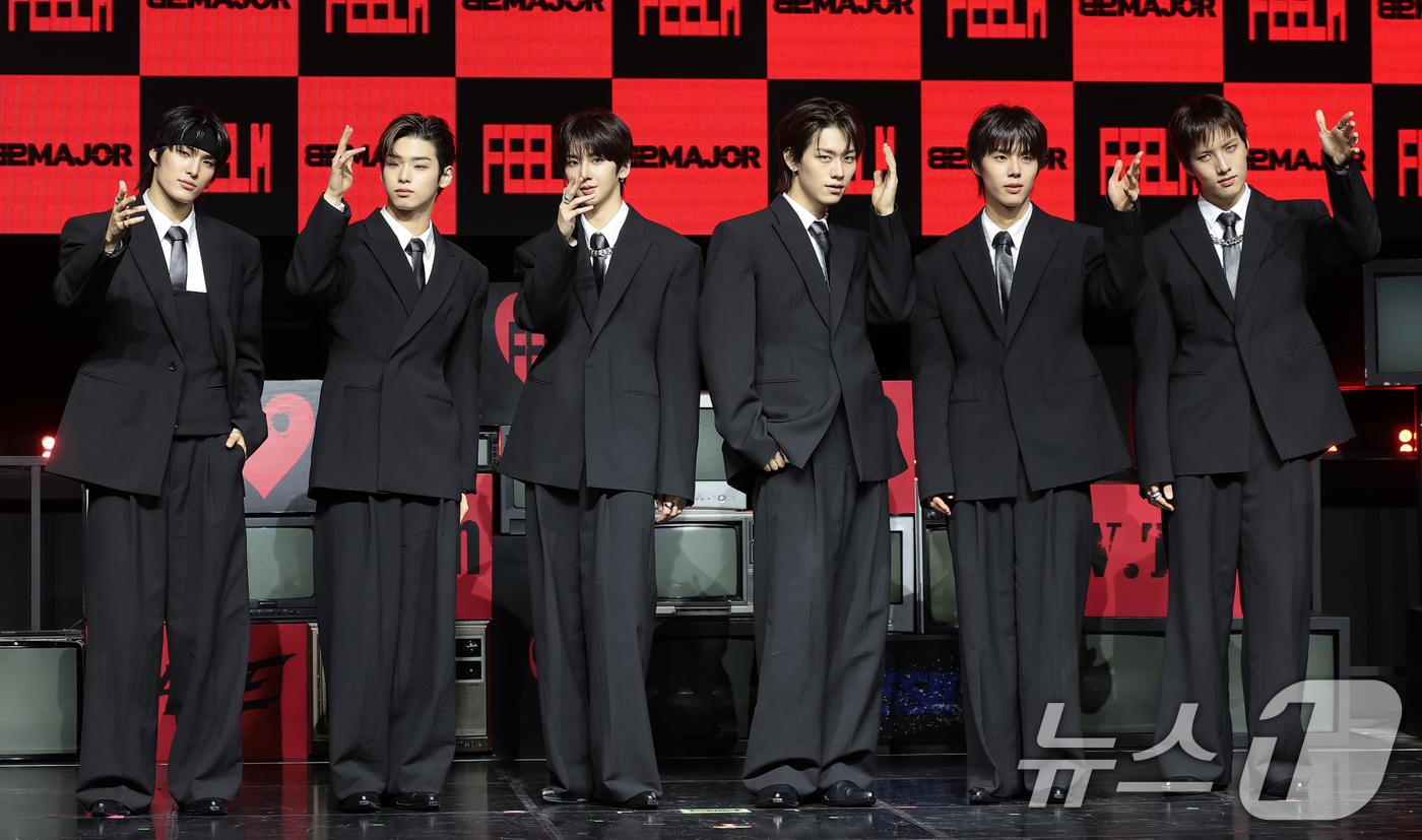 (서울=뉴스1) 권현진 기자 = 그룹 82메이저(82MAJOR)의 윤예찬, 김도균, 남성모, 박석준, 황성빈, 조성일이 28일 서울 서대문구 예스24 원더로크홀에서 가진 미니 5집 …