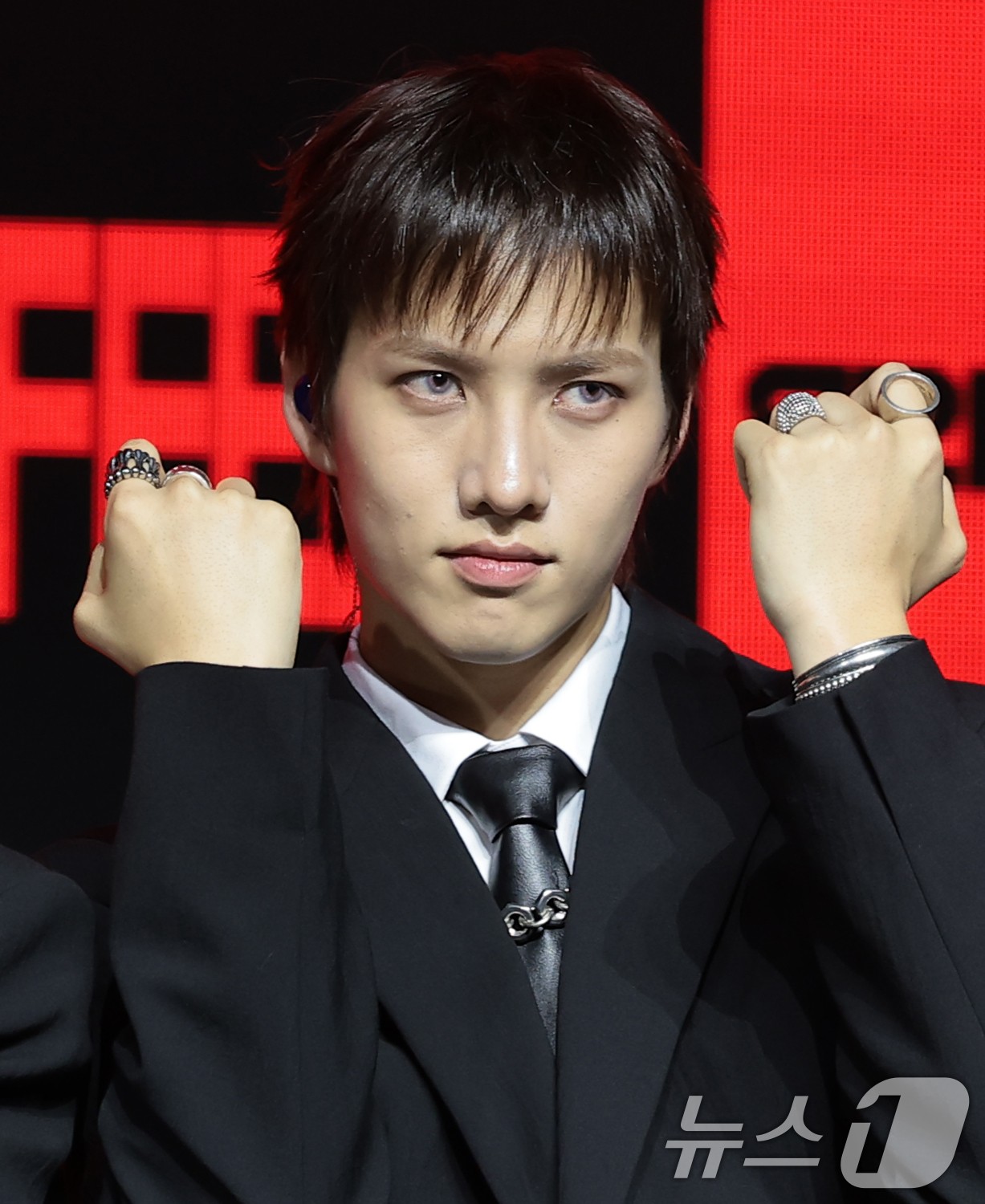 (서울=뉴스1) 권현진 기자 = 그룹 82메이저(82MAJOR)의 조성일이 28일 서울 서대문구 예스24 원더로크홀에서 가진 미니 5집 'FEELM'(필름) 발매 쇼케이스에서 포즈 …