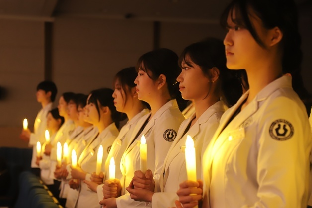 청주대 간호학과 3학년 112명 '나이팅게일 선서식'