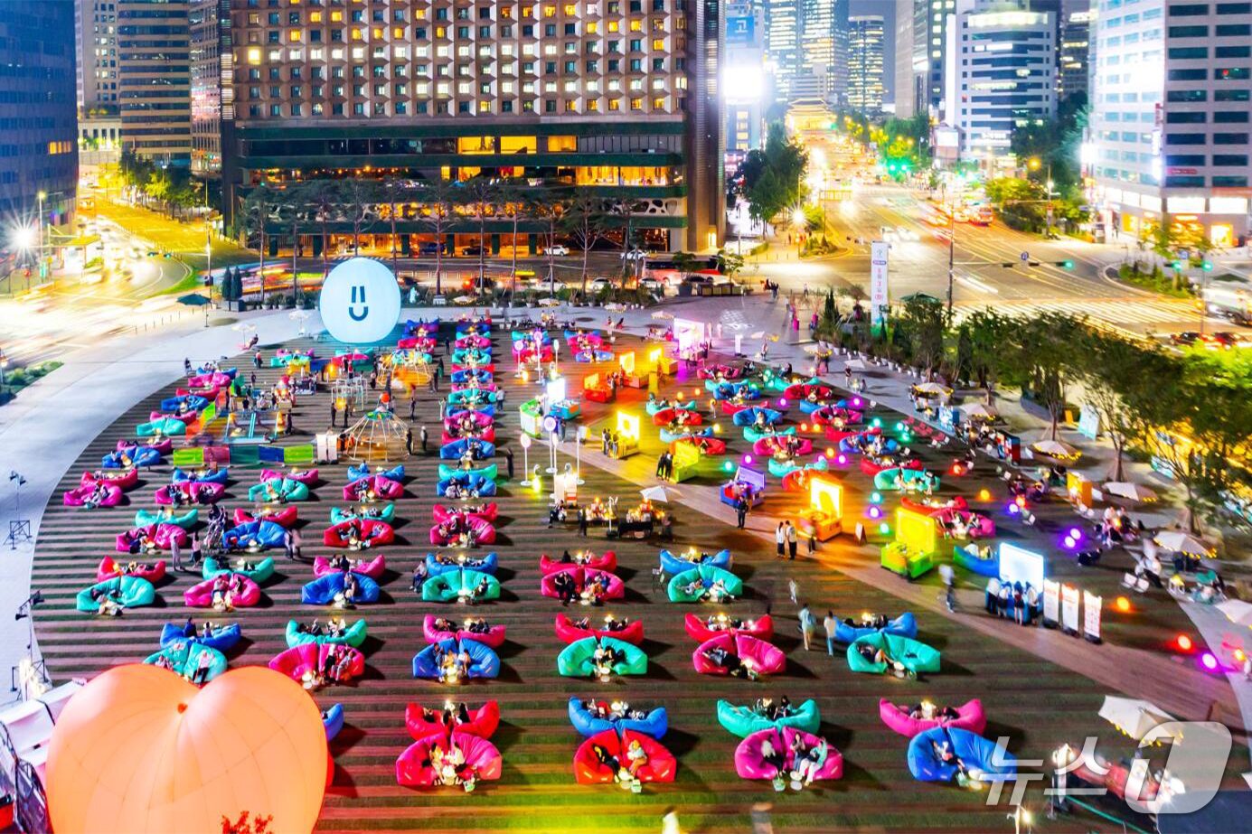 본문 이미지 - 책읽는 서울광장.(서울시 제공)