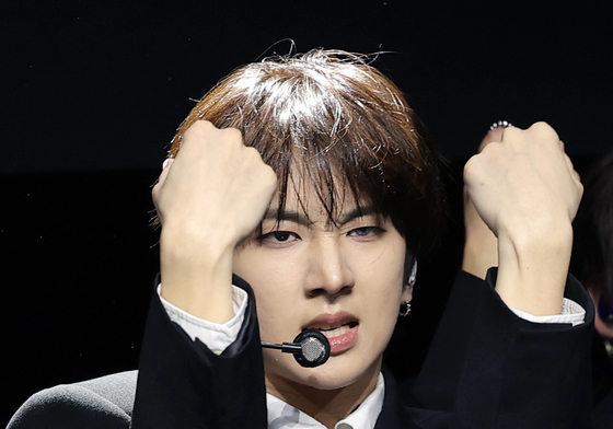 남성모, 빠져드는 무대