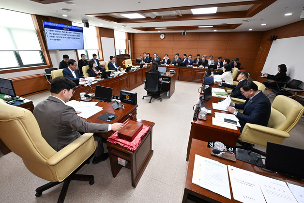 울산시 1989억 추경 원안 통과…교육청 스마트기기 예산은 삭감