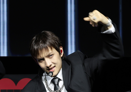 조성일, 카리스마 철철