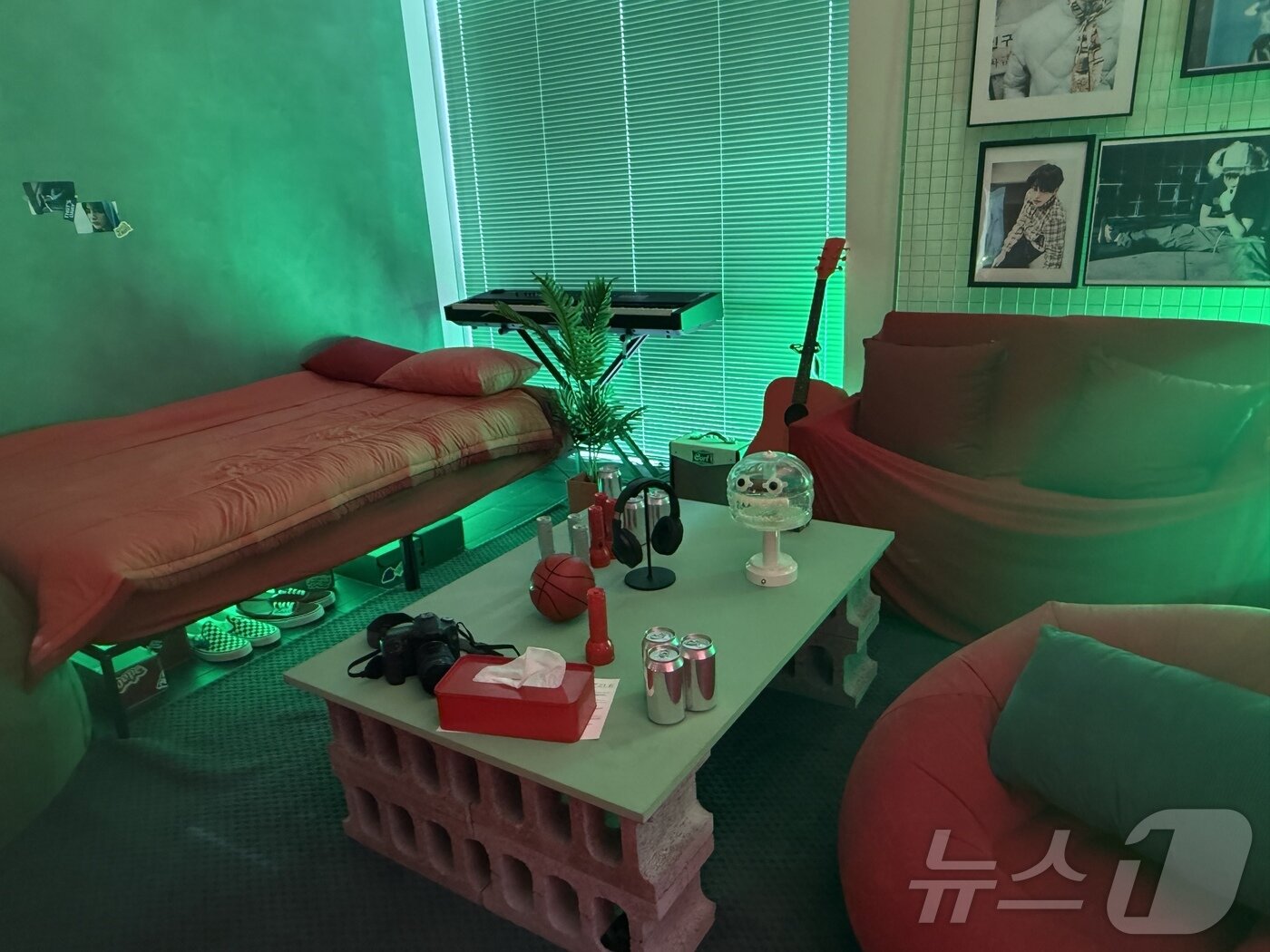 본문 이미지 - 멤버들의 취향으로 꾸며진 침실ⓒ 뉴스1 윤슬빈 관광전문기자