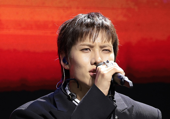 열창하는 조성일