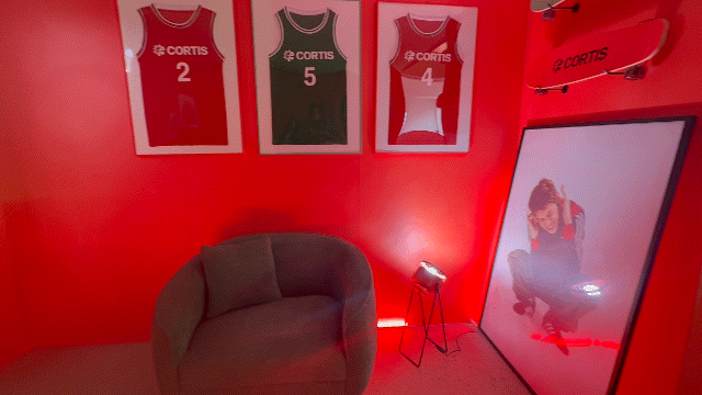 본문 이미지 -  서울 성동구 성수동에 문을 연 에어비앤비 & 코르티스의 Green vs. Red 비밀공간ⓒ 뉴스1 윤슬빈 관광전문기자