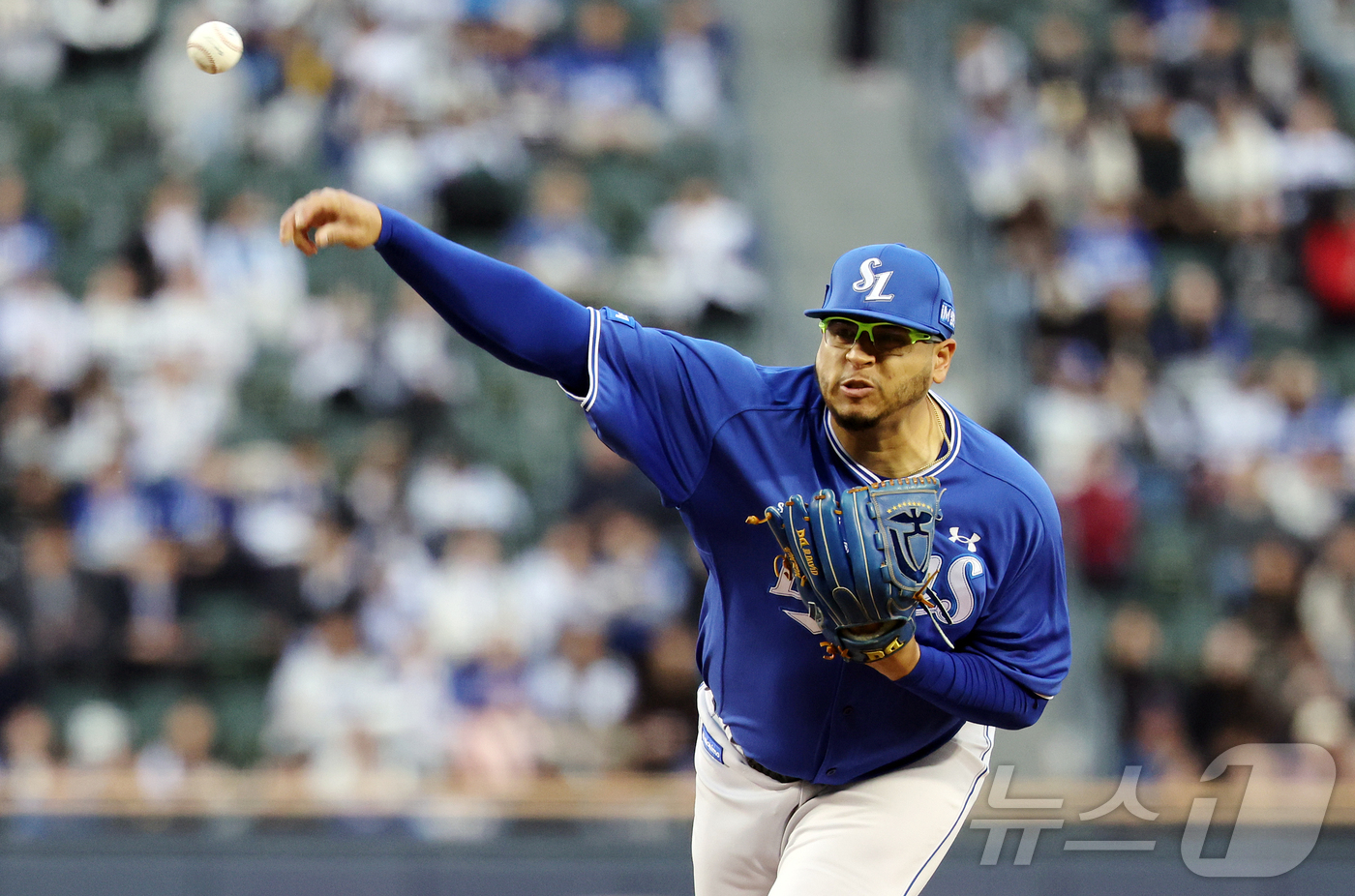 (서울=뉴스1) 김진환 기자 = 28일 서울 송파구 잠실야구장에서 열린 '2026 신한 SOL KBO리그' 삼성 라이온즈와 두산 베어스의 경기, 삼성 선발 후라도가 1회말 등판해 …