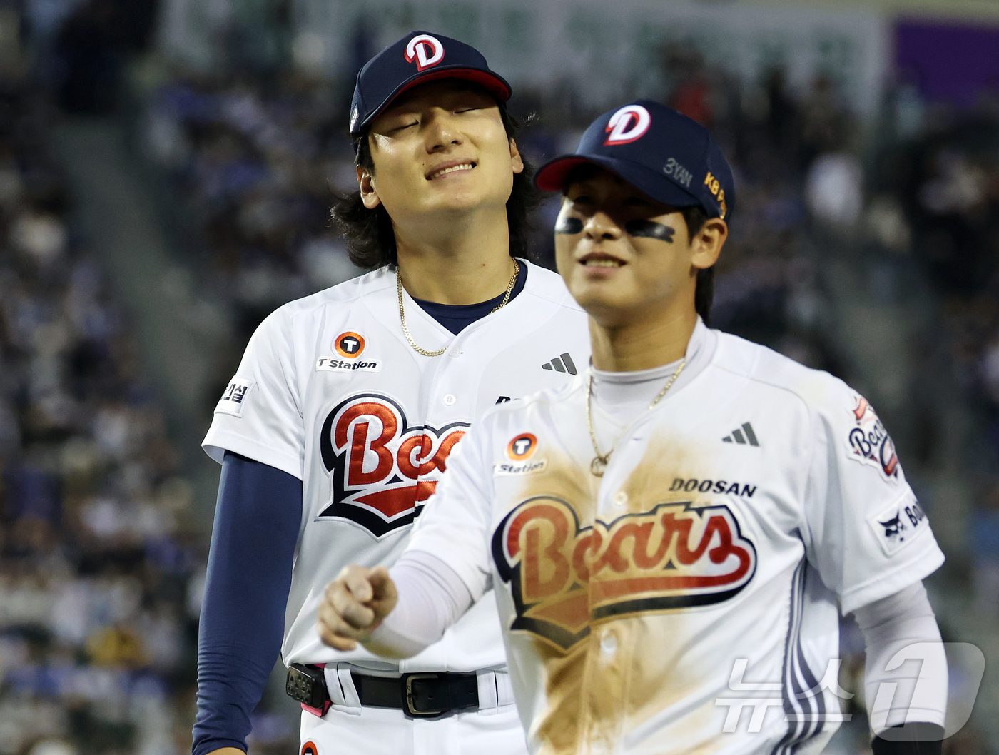 (서울=뉴스1) 김진환 기자 = 28일 서울 송파구 잠실야구장에서 열린 '2026 신한 SOL KBO리그' 삼성 라이온즈와 두산 베어스의 경기, 4회초 2실점을 허용한 두산 선발 …