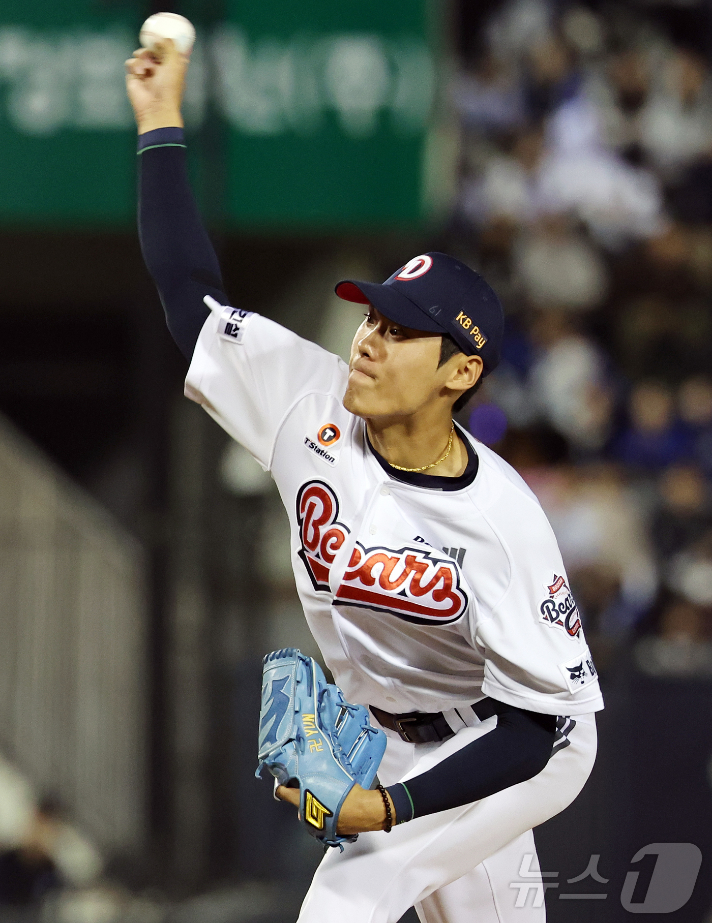 (서울=뉴스1) 김진환 기자 = 28일 서울 송파구 잠실야구장에서 열린 '2026 신한 SOL KBO리그' 삼성 라이온즈와 두산 베어스의 경기, 두산 윤태호가 7회초 팀의 두 번째 …