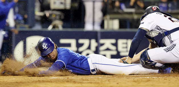 김성윤, 연패를 끊기 위한 허슬 플레이