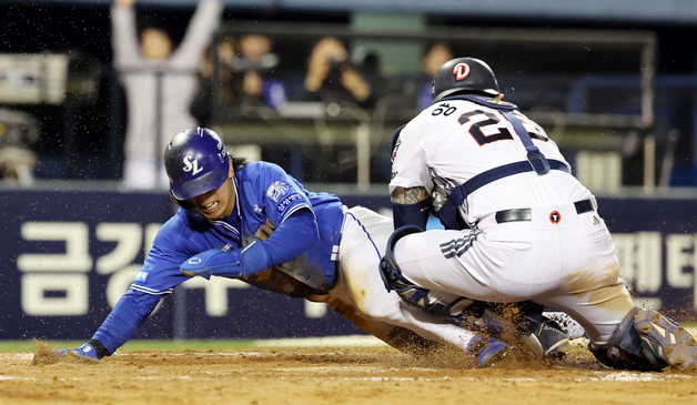 김성윤, 연패를 끊기 위한 허슬 플레이