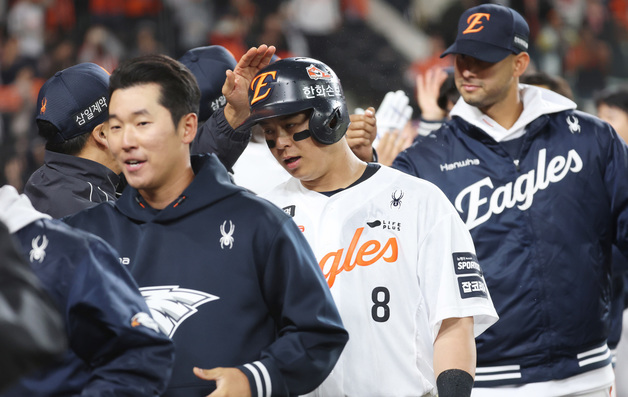 경기 마무리 짓는 노시환