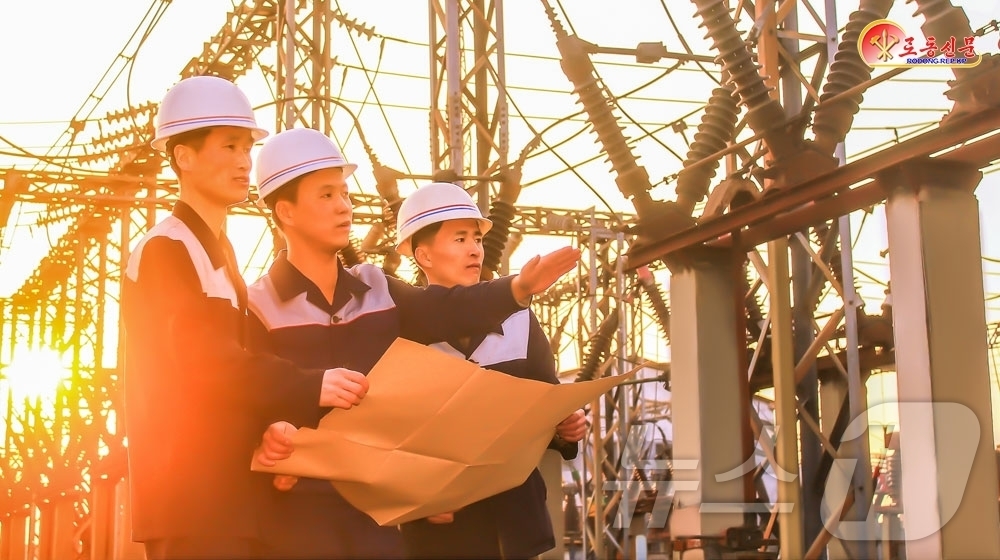 (평양 노동신문=뉴스1) = 북한 노동당 기관지 노동신문은 29일 순천화력발전소에서 노동자들이 생산 활동을 이어가고 있다고 보도했다. [국내에서만 사용가능. 재배포 금지. DB 금 …