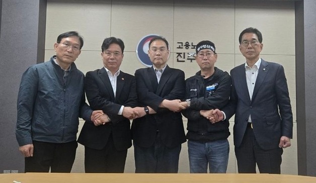 [단독] CU 배송기사 분기 1회 유급휴가…화물연대-BGF 잠정 합의서 보니