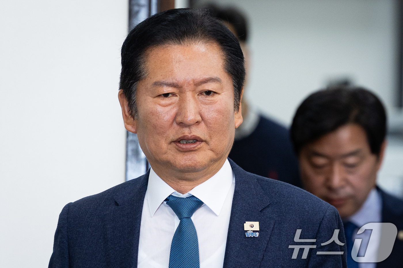(서울=뉴스1) 유승관 기자 = 정청래 더불어민주당 대표를 비롯한 지도부가 29일 서울 여의도 국회에서 열린 최고위원회의에 참석하고 있다. 2026.4.29/뉴스1