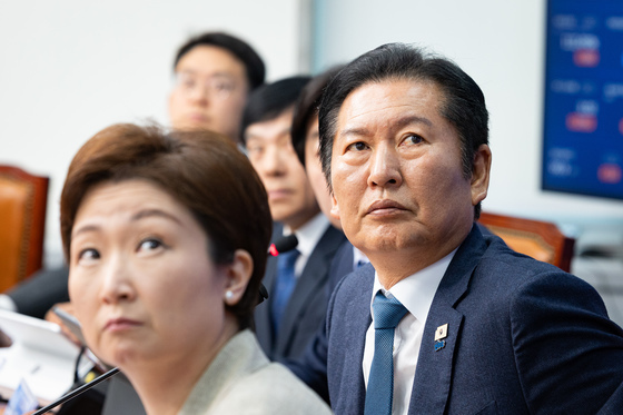 정청래 "김건희 주가조작 유죄, 만시지탄…내란 티끌까지 법정 세울 것"